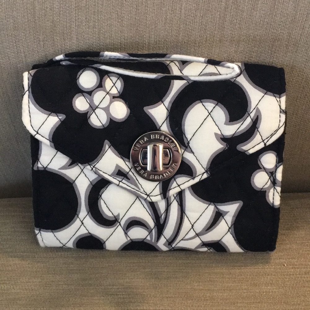 Vera wristlet never been used